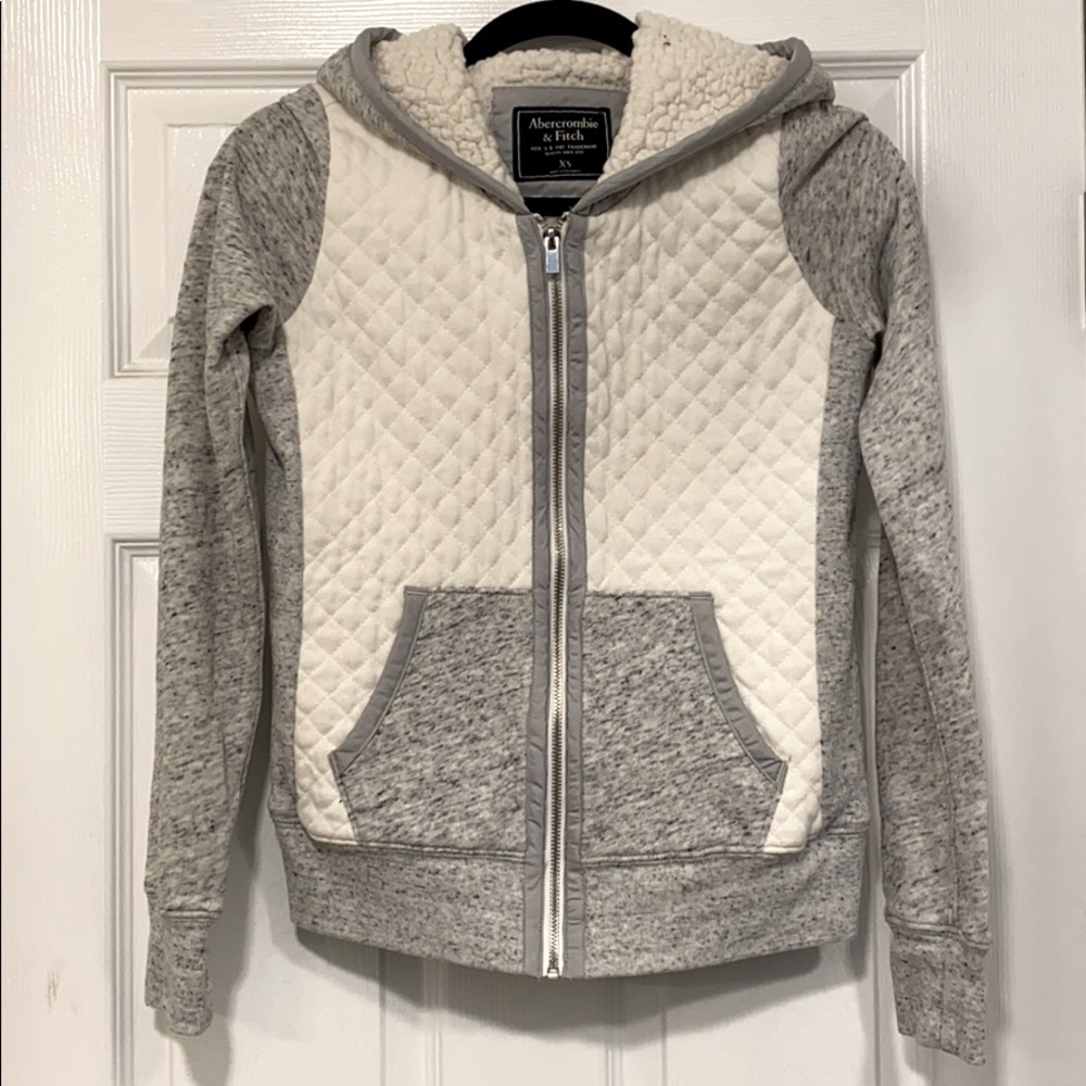 Abercrombie & Fitch Sweater